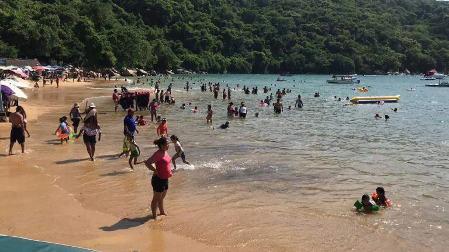 turistas Puerto Marqués